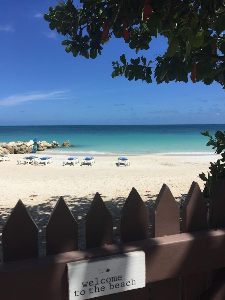 Buccaneer Beach Club 딕킨슨 베이 외부 사진