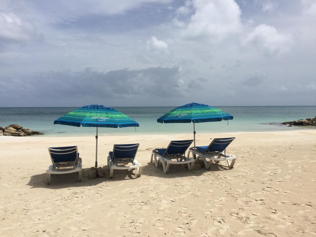 Buccaneer Beach Club 딕킨슨 베이 외부 사진